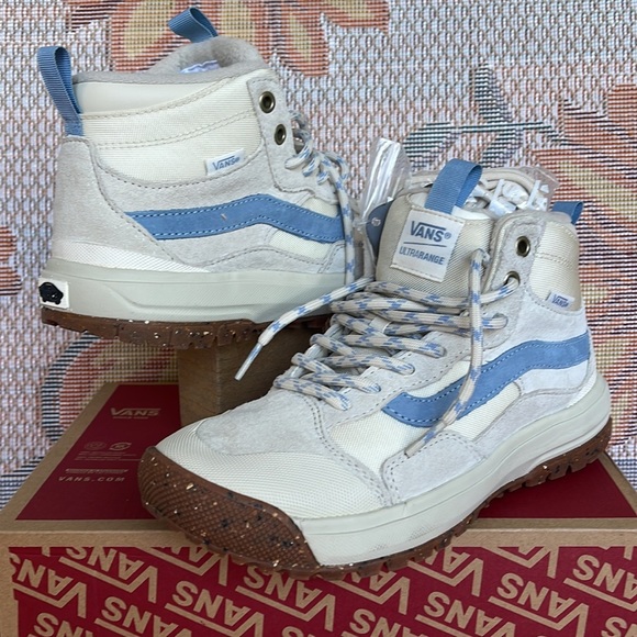 Vans Ultrarange Exo
Vintage White/Blue Stripe
VNOA5KS570U
WMNS Boots - Sneakers - Picture 9 of 16